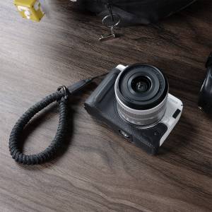 Кожаный чехол SmallRig 5433 для Canon EOS R50 V (Черный) Кожаный чехол SmallRig 5433 для Canon EOS R50 V (Черный)