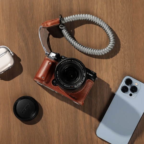 Кожаный чехол SmallRig 4880 Half Case Kit для Fujifilm X-M5 (Коричневый)