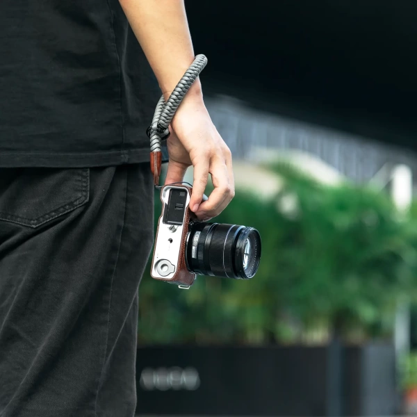 Кожаный чехол SmallRig 4880 Half Case Kit для Fujifilm X-M5 (Коричневый)