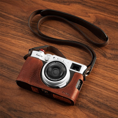 Кожаный чехол SmallRig 4699 для FUJIFILM X100VI (коричневый)